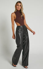 Edzelith - Mid Rise Faux Leather Relaxed Pant in Black